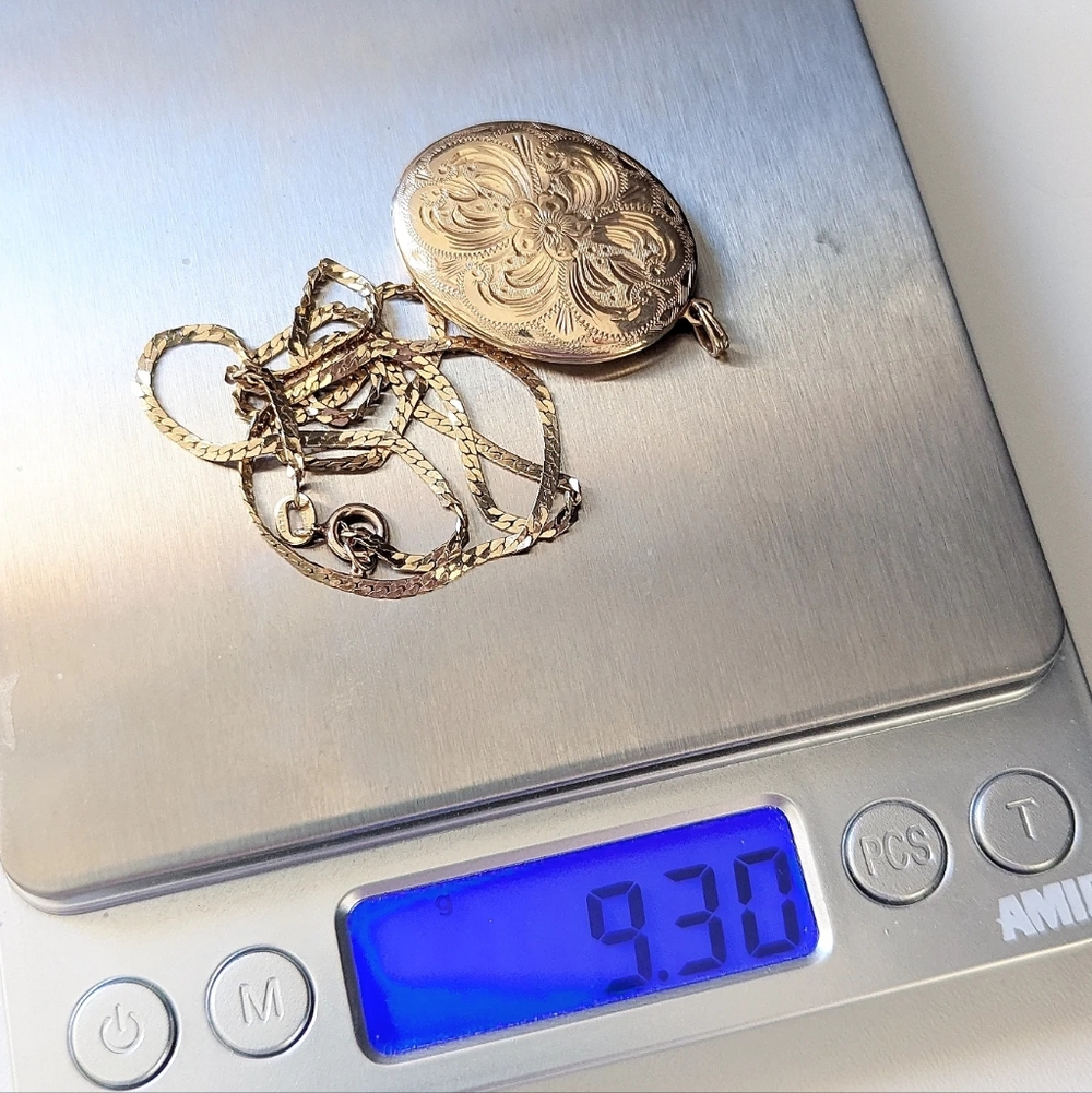 ON HOLD Vintage 14k Yellow Gold Oval Hand Engraved Locket Box Chain Necklace - Picture 10 of 11